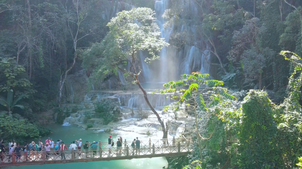 老挝琅勃拉邦的Kuang si瀑布。视频下载