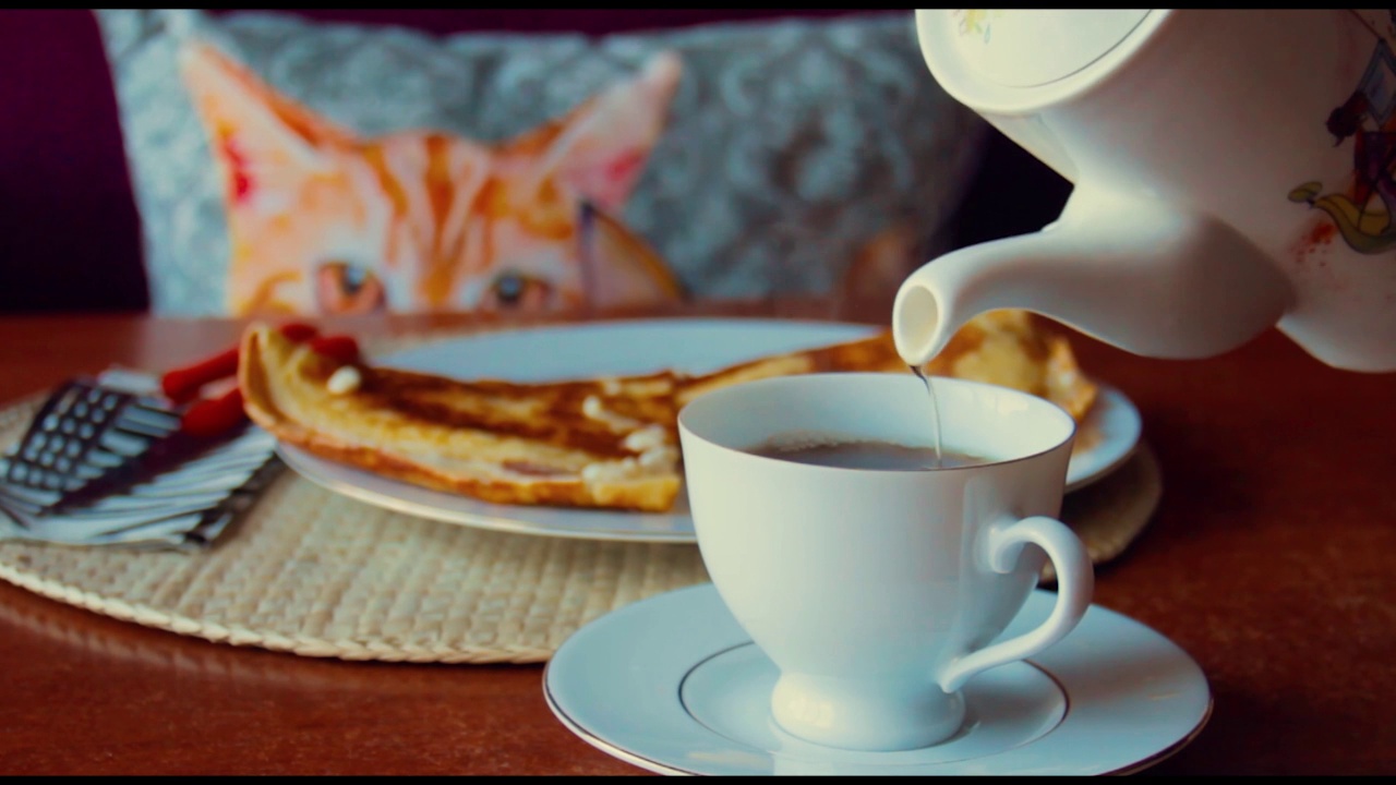 茶点时间，早餐煎蛋卷的背景视频素材