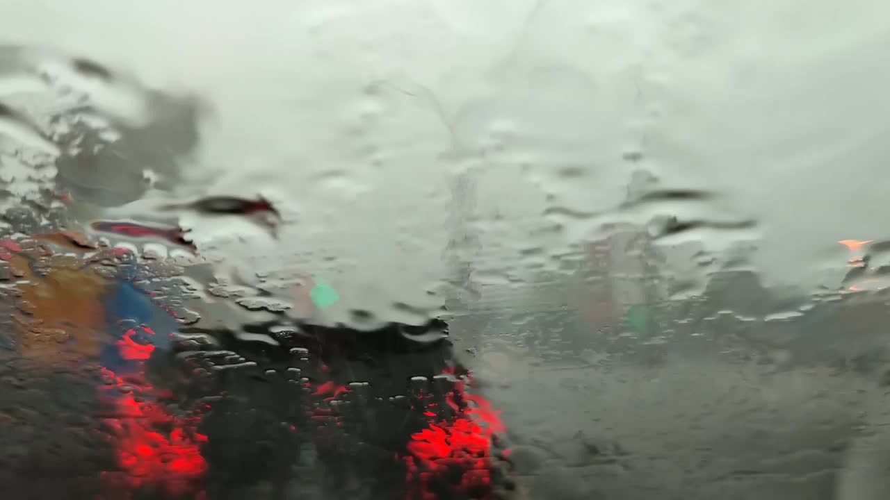 从车里可以看到雨视频素材