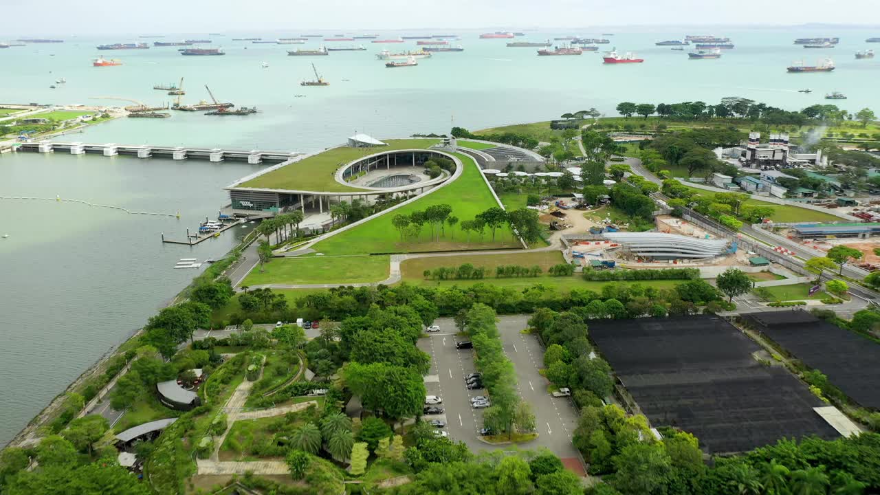 无人机鸟瞰图。新加坡的滨海拦河坝。视频下载