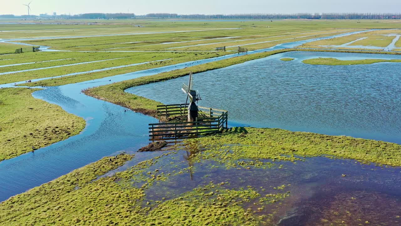 荷兰湿地的航拍画面视频素材