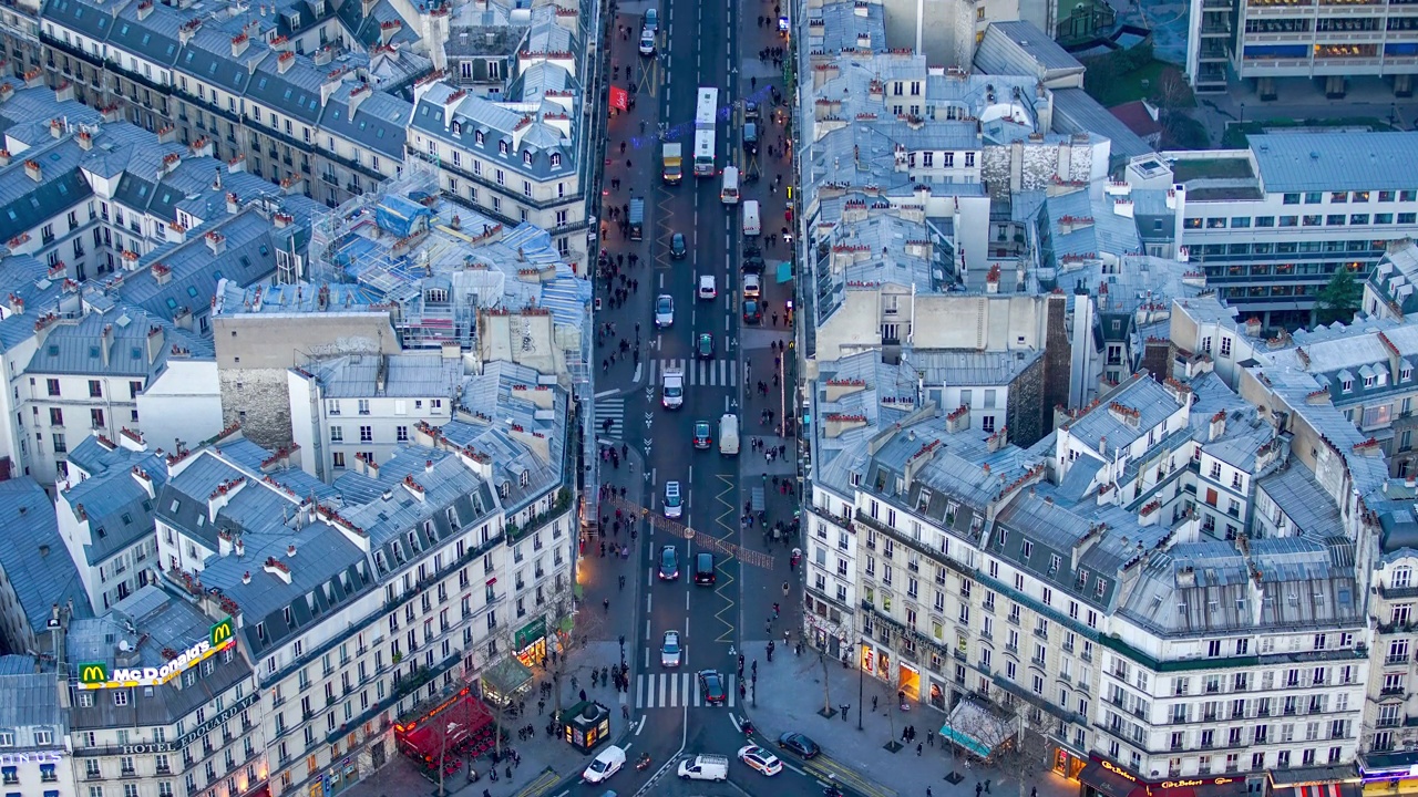 巴黎办公商业中心的俯视图。时间流逝与平移，缩放和向上视频下载