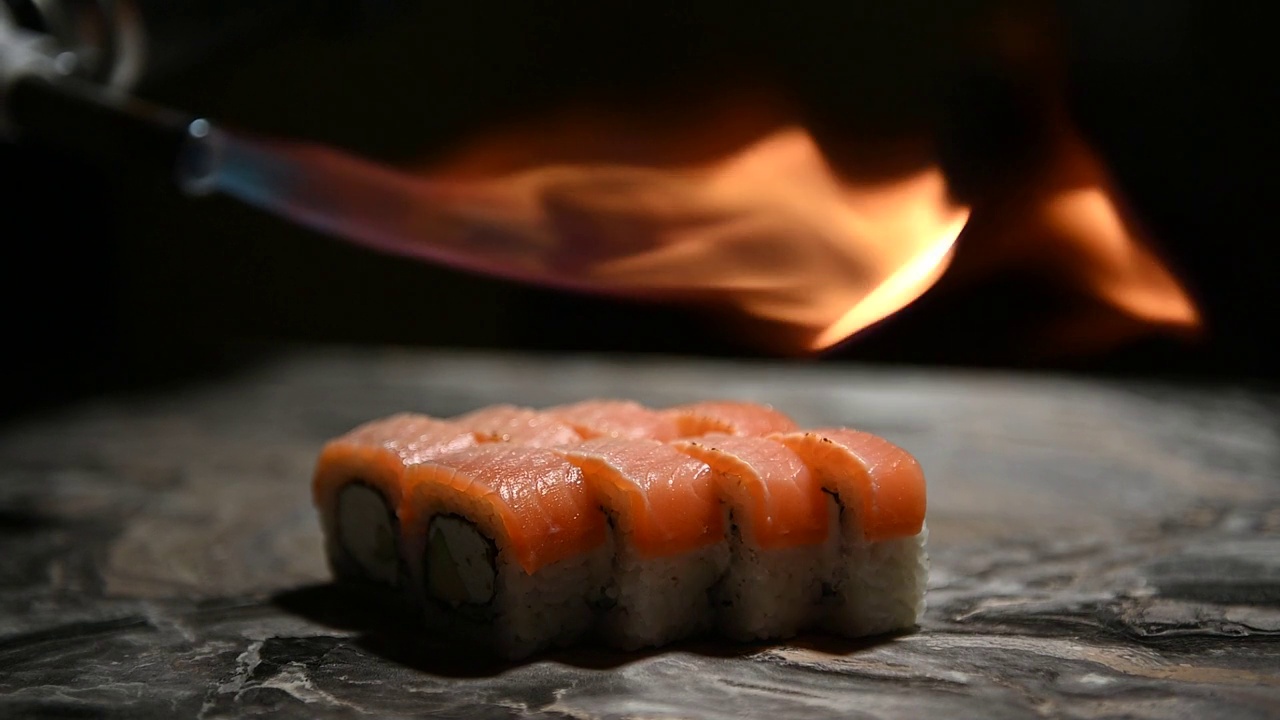 寿司烧，烤卷按照传统的日本食谱视频下载