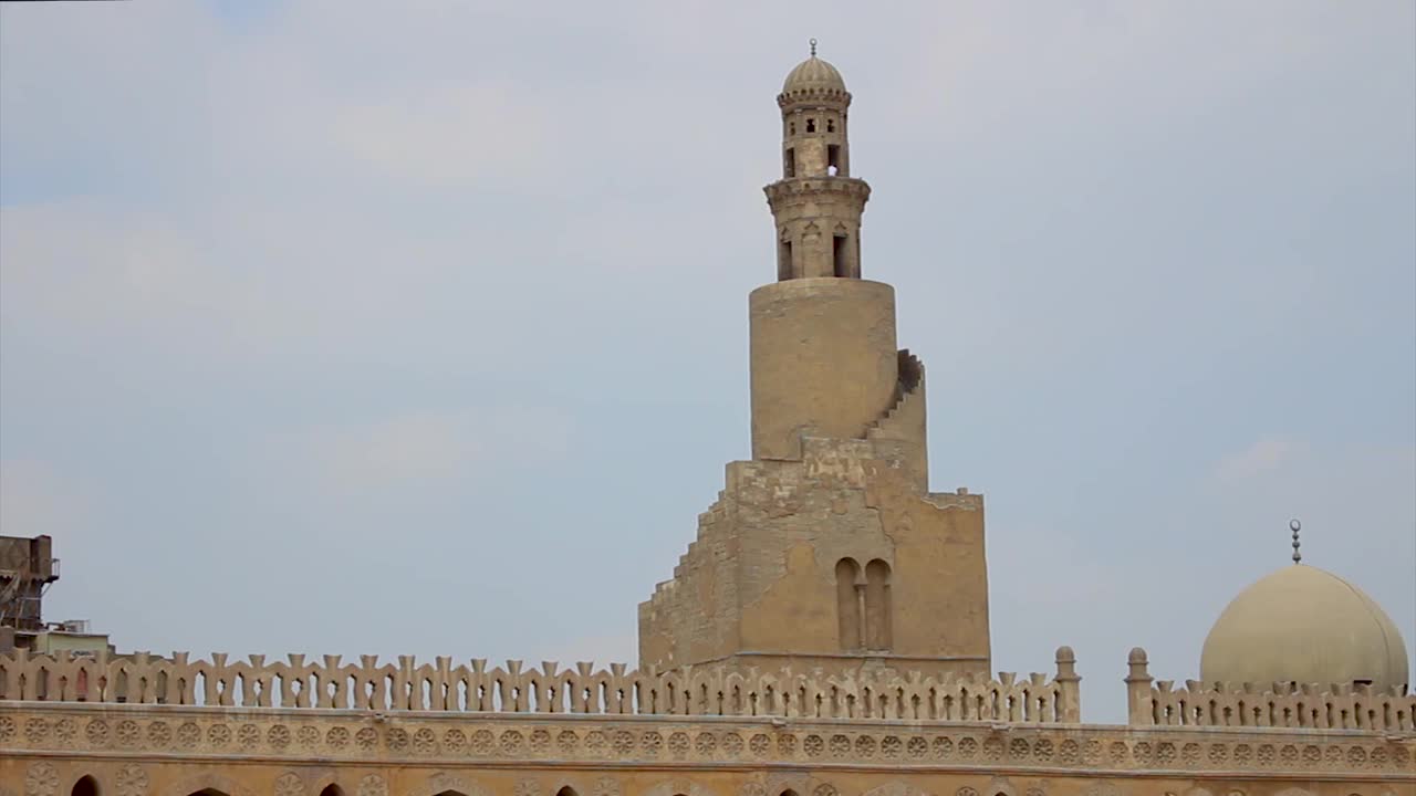 伊本·图伦清真寺的螺旋尖塔视频素材