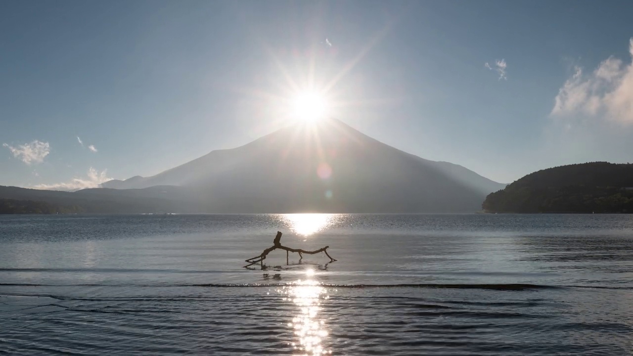 山中湖上的钻石富士(延时镜头)视频下载