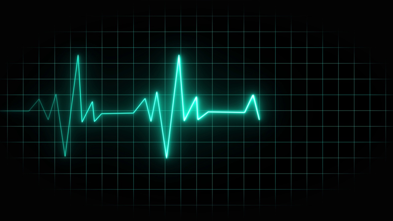 霓虹闪烁的蓝色心脏脉搏心跳速率。彩色心率和脉搏在黑色网格屏幕上，无缝和循环运动的动画镜头视频下载