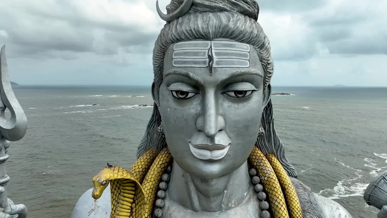 巨大的湿婆雕像和穆尔德什瓦尔的周边地区视频下载