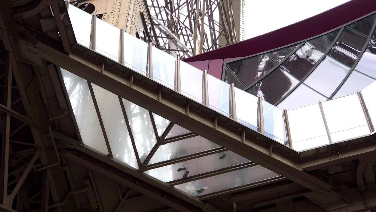 法国巴黎标志性的埃菲尔铁塔，4k画面视频素材