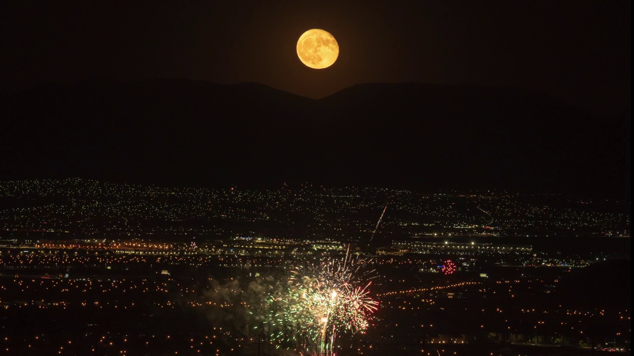 拉斯维加斯独立日烟花中的月亮视频下载