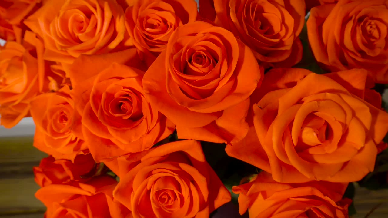 美丽的花束从四面八方，玫瑰视频下载