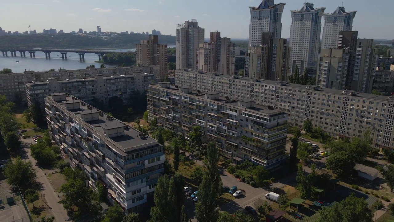 乌克兰的基辅，令人惊叹的城市画面，有很多高楼大厦，4k视频素材