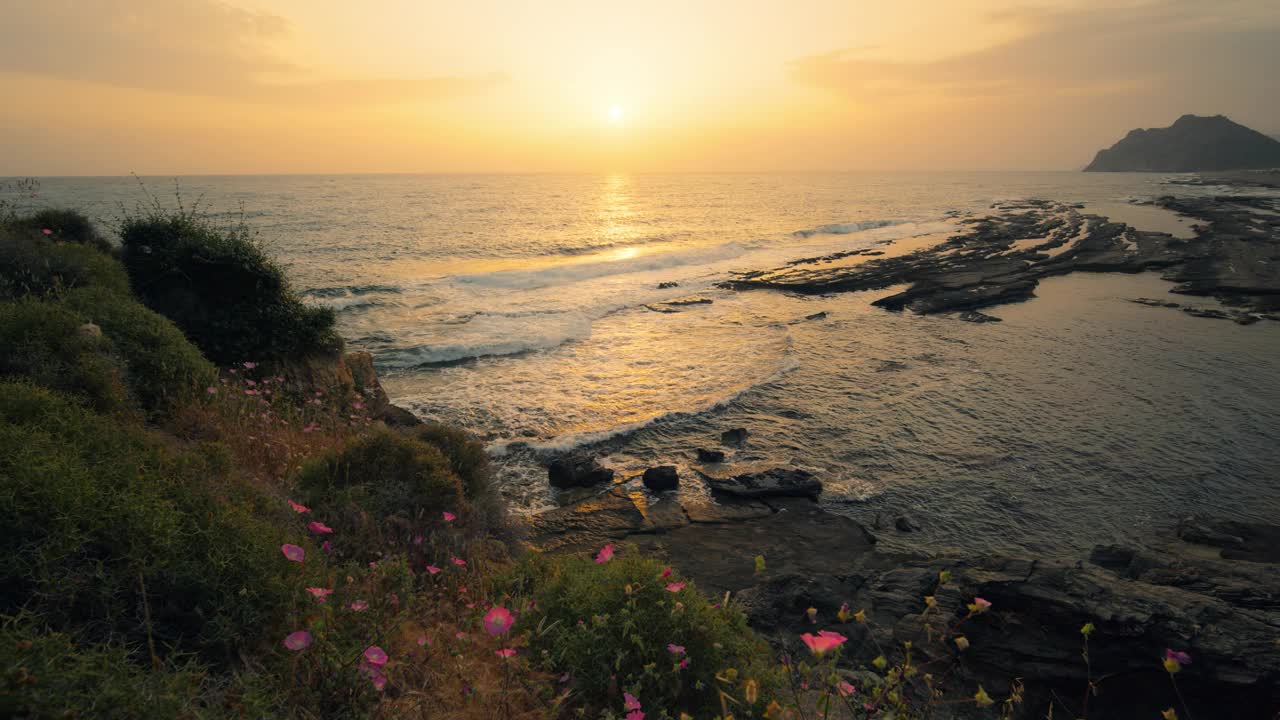 美丽海岸的日落视频下载
