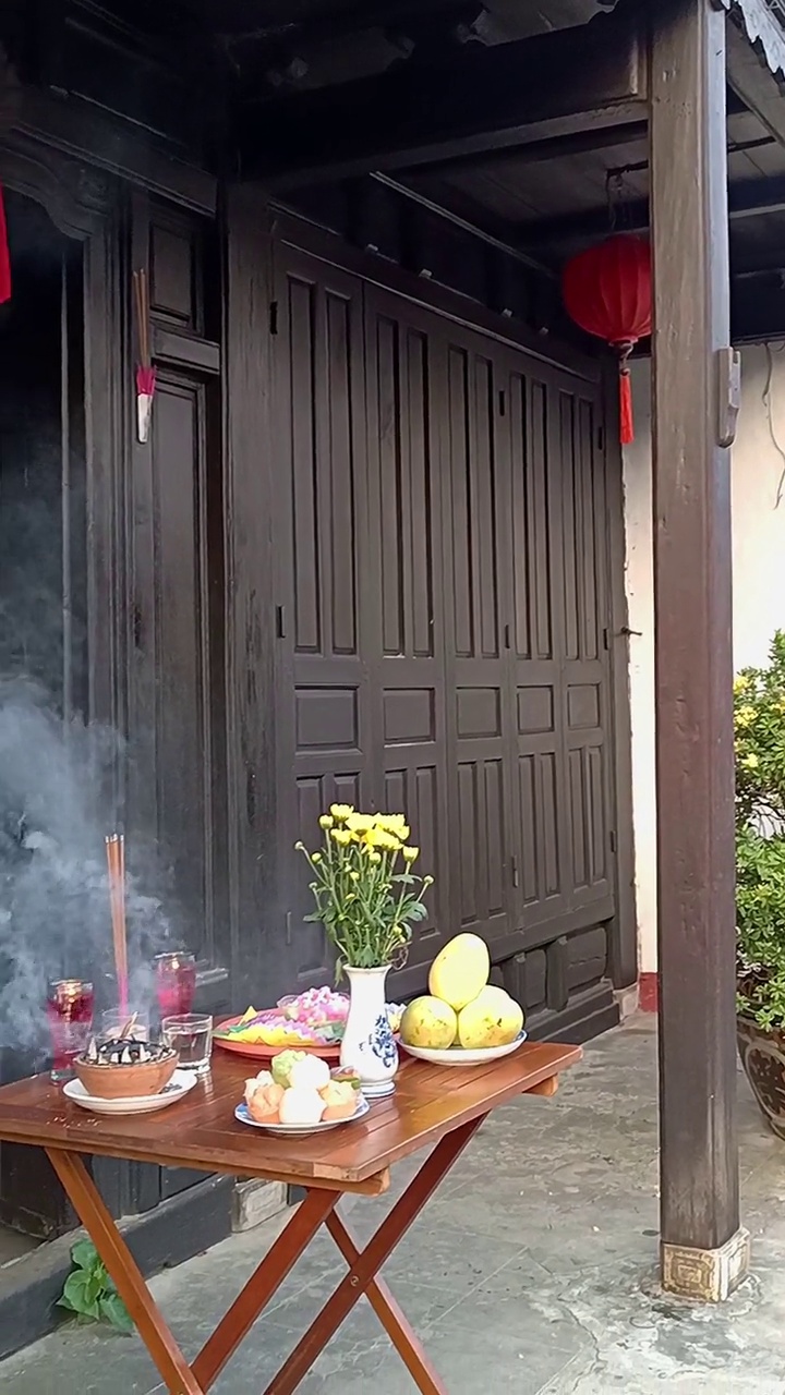 越南会安老城的祭拜传统视频素材