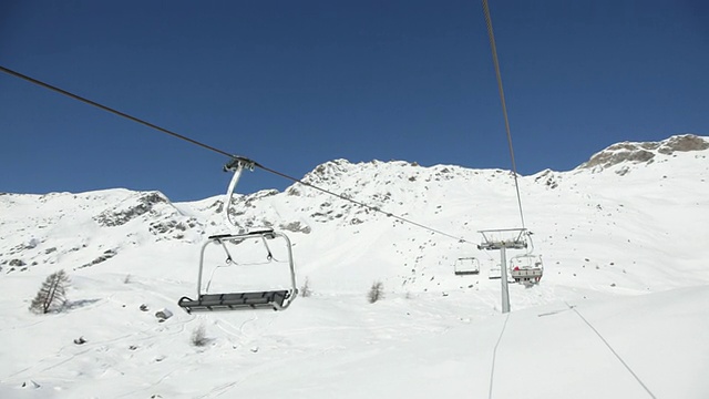 冬季滑雪区缆车HD1080P视频素材