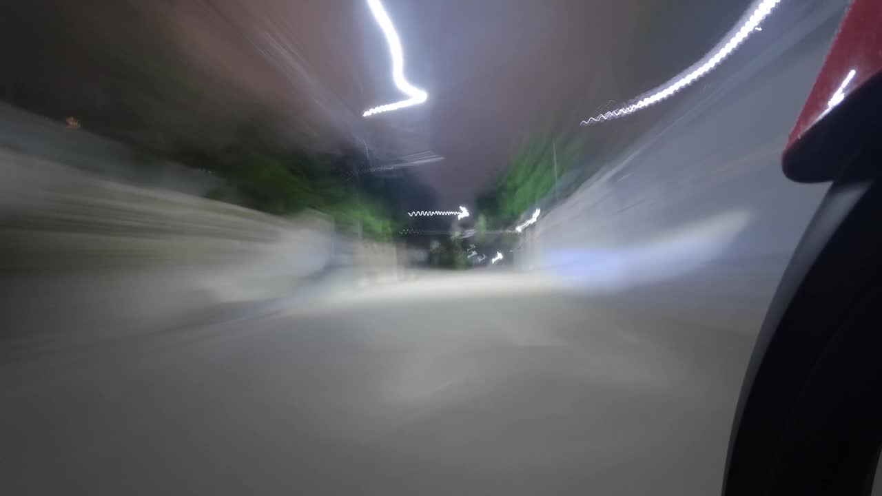 在路上骑摩托车的时间流逝视频下载