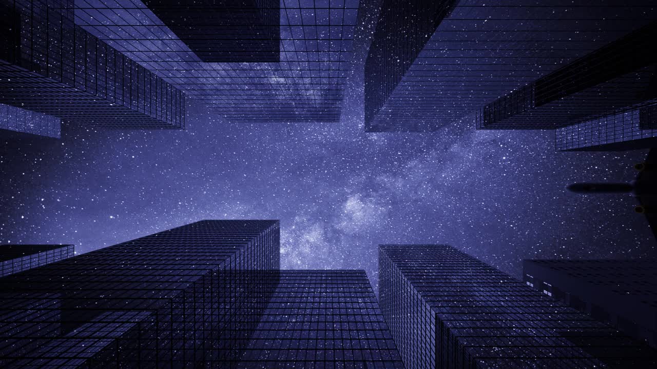 飞机在夜晚飞过城市的高楼大厦。窗户的玻璃反射出星星、星系和飞机视频下载