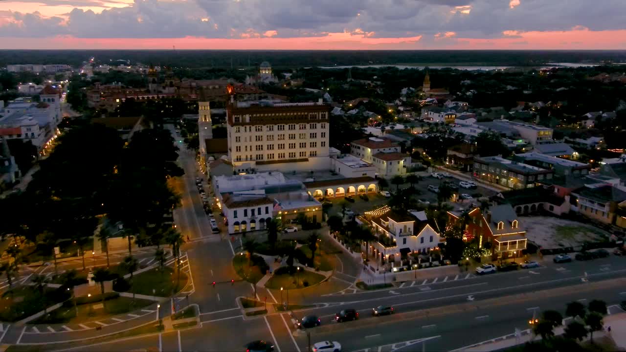 圣奥古斯丁FL镇和狮子桥日落拉回天线视频下载