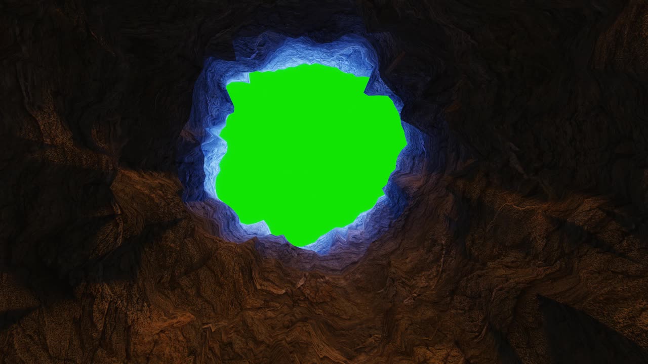 岩洞隧道以绿色屏风向天空敞开视频下载