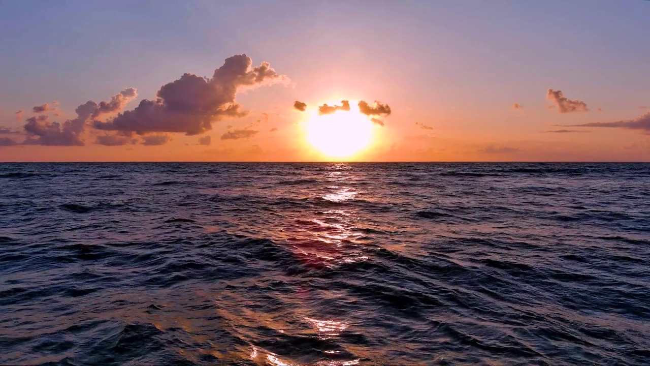 圣奥古斯丁佛罗里达海滩日出空中低飞从太阳视频下载