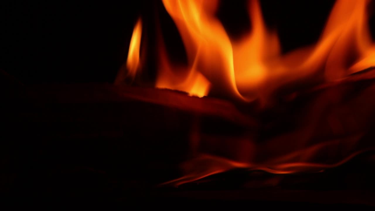 燃烧纸具有真实火焰，火焰效果好视频素材