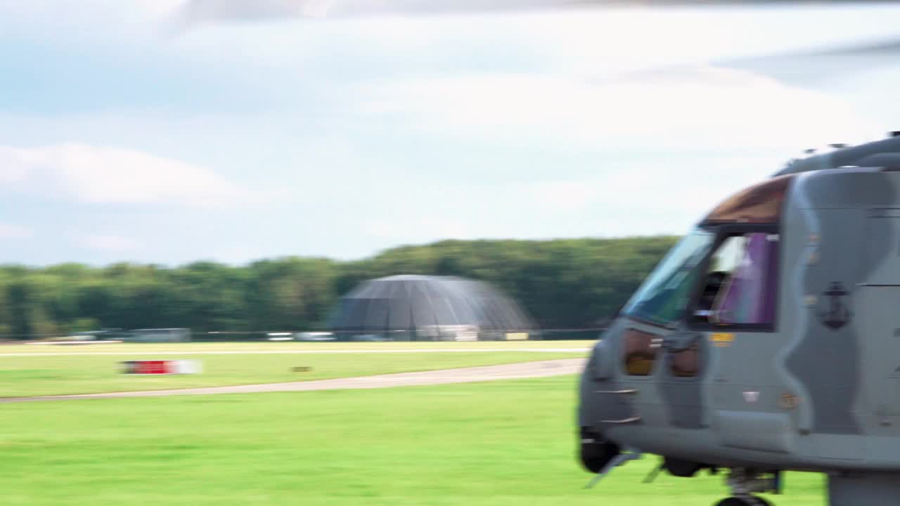 AW101直升机飞行视频下载