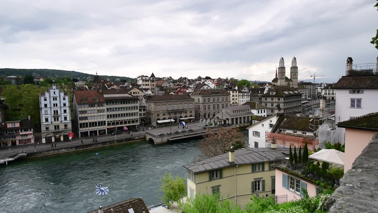 历史悠久的苏黎世市中心和利马特河，瑞士视频素材