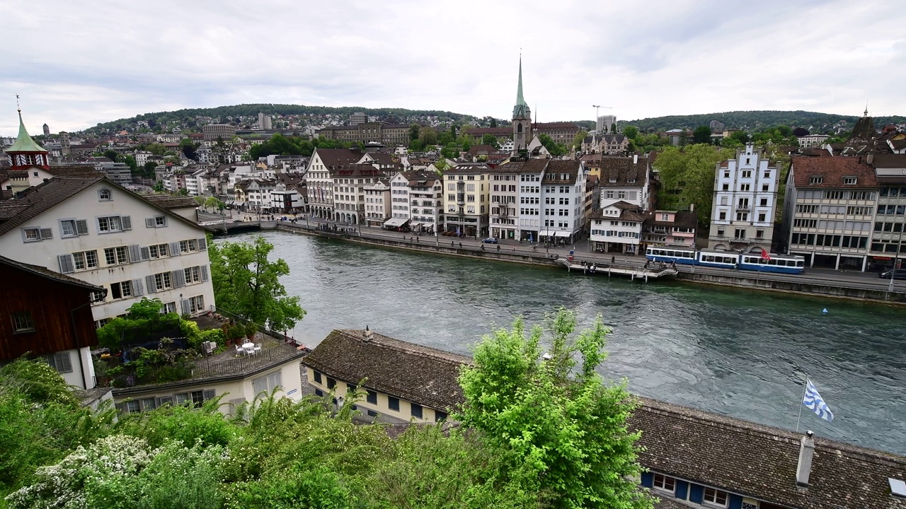 历史悠久的苏黎世市中心和利马特河，瑞士视频素材
