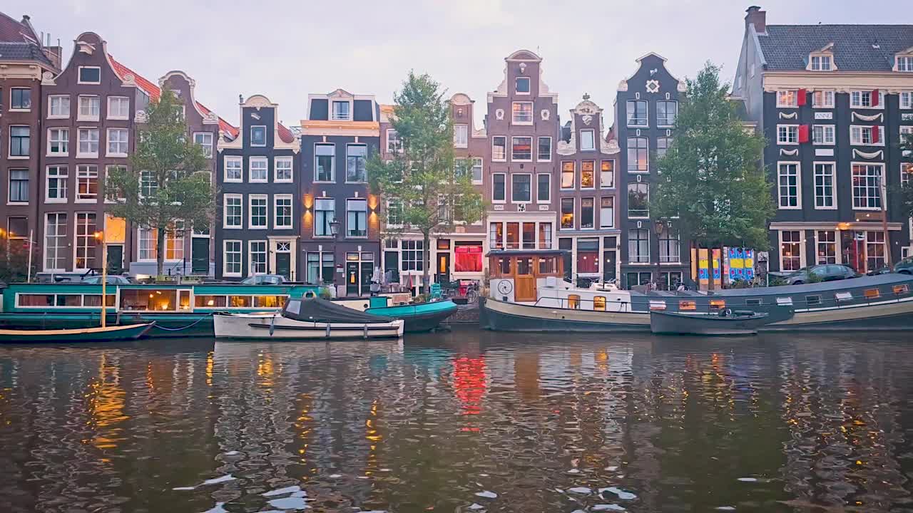 荷兰阿姆斯特丹运河中的延时视频视频下载