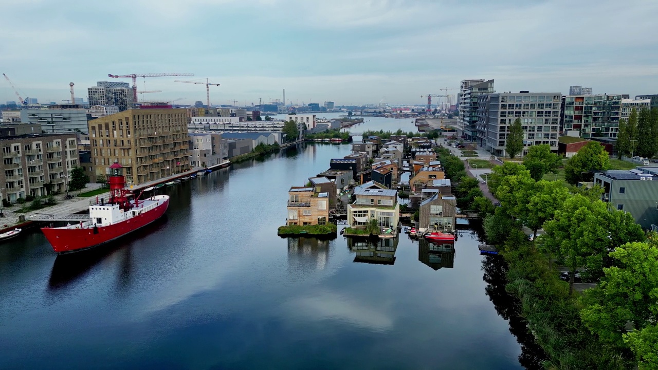 阿姆斯特丹北区的浮动房屋。视频下载