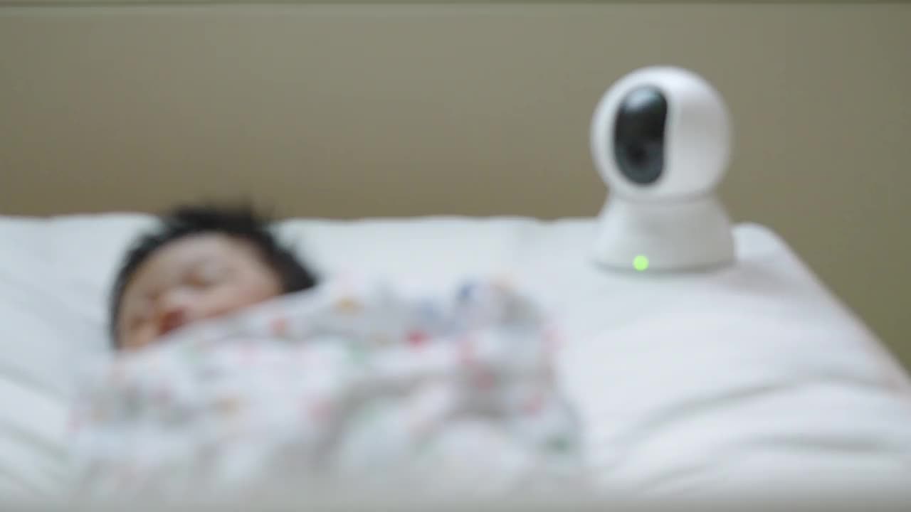 婴儿监视器在家里睡觉视频下载