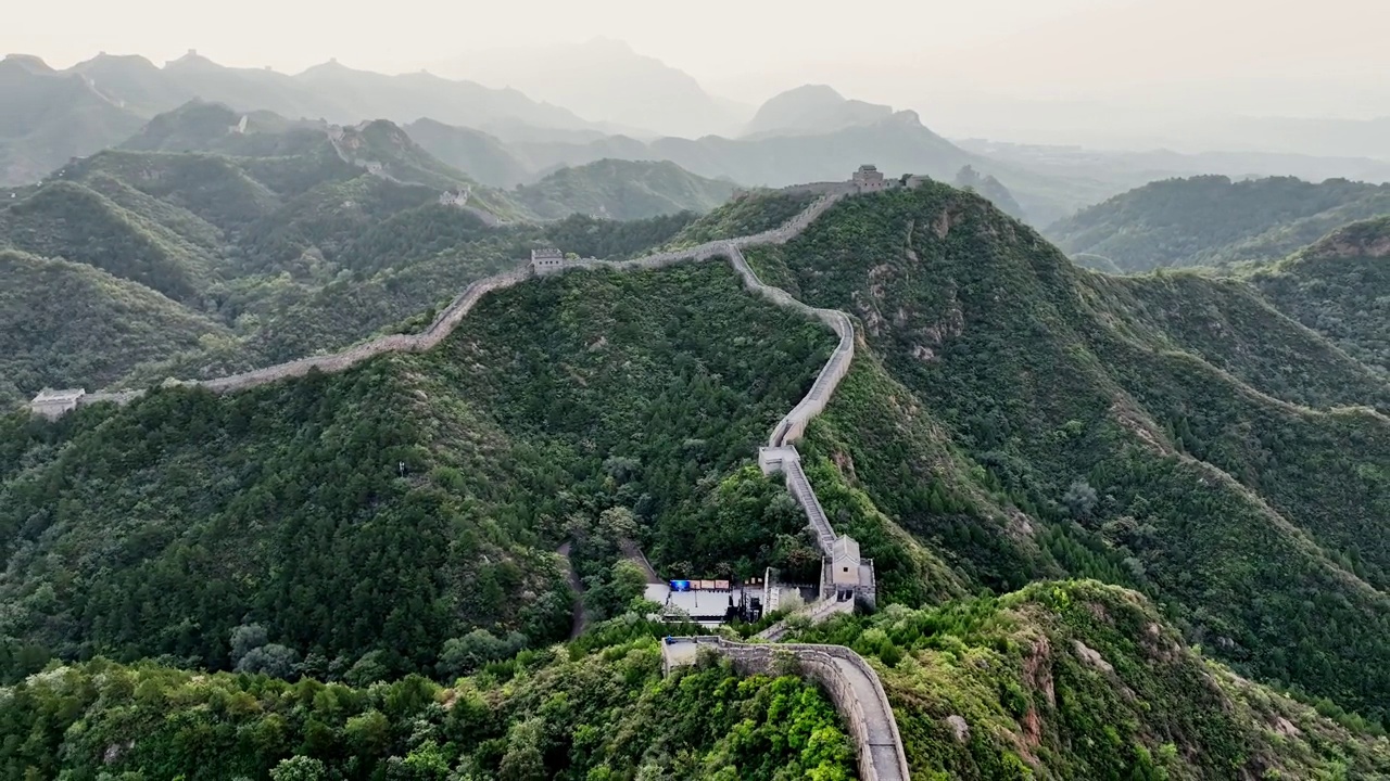 中国长城金山岭段的后视图视频下载