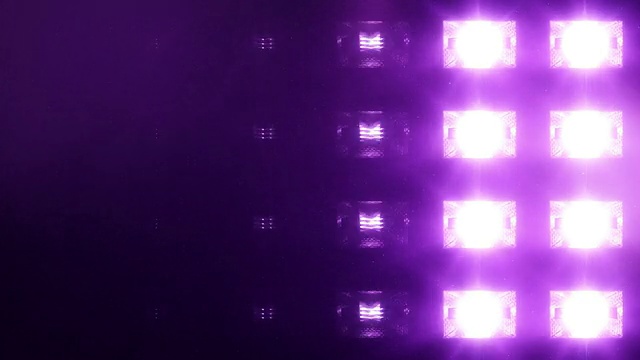 舞台灯光，声音。广场。特写镜头。紫色。视频素材