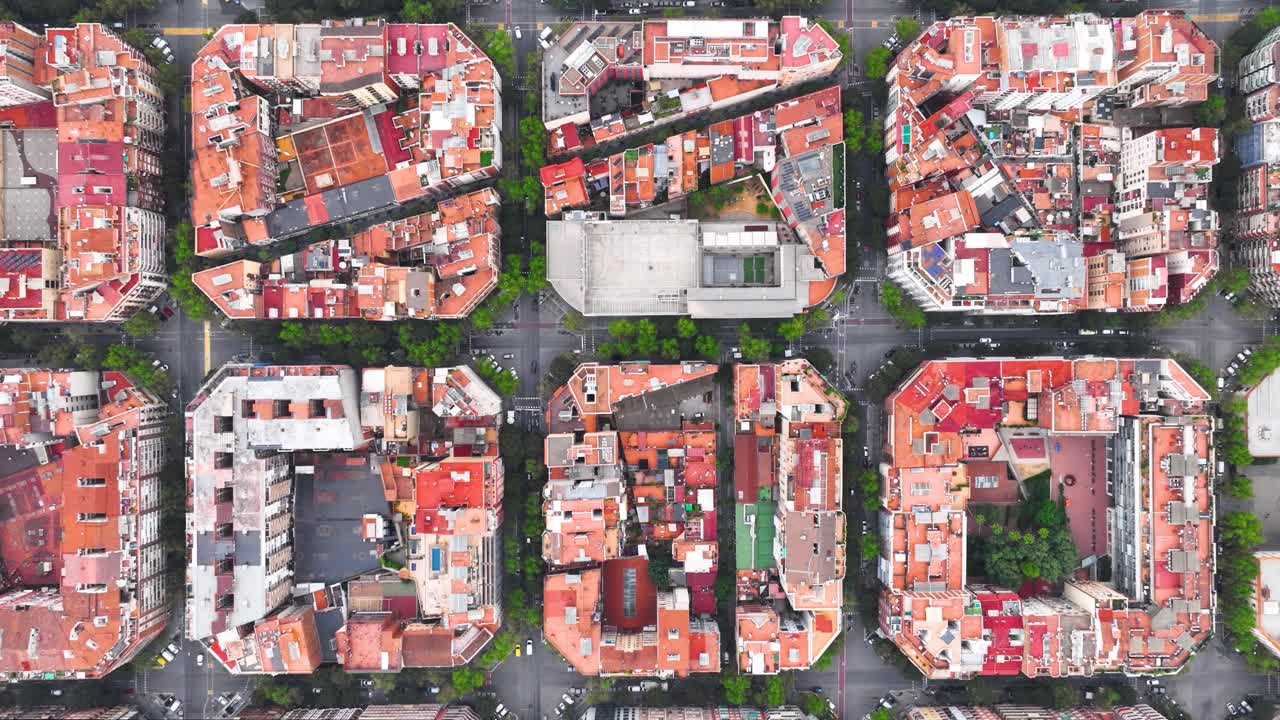 巴塞罗那的城市挂毯:空中交响乐。视频下载