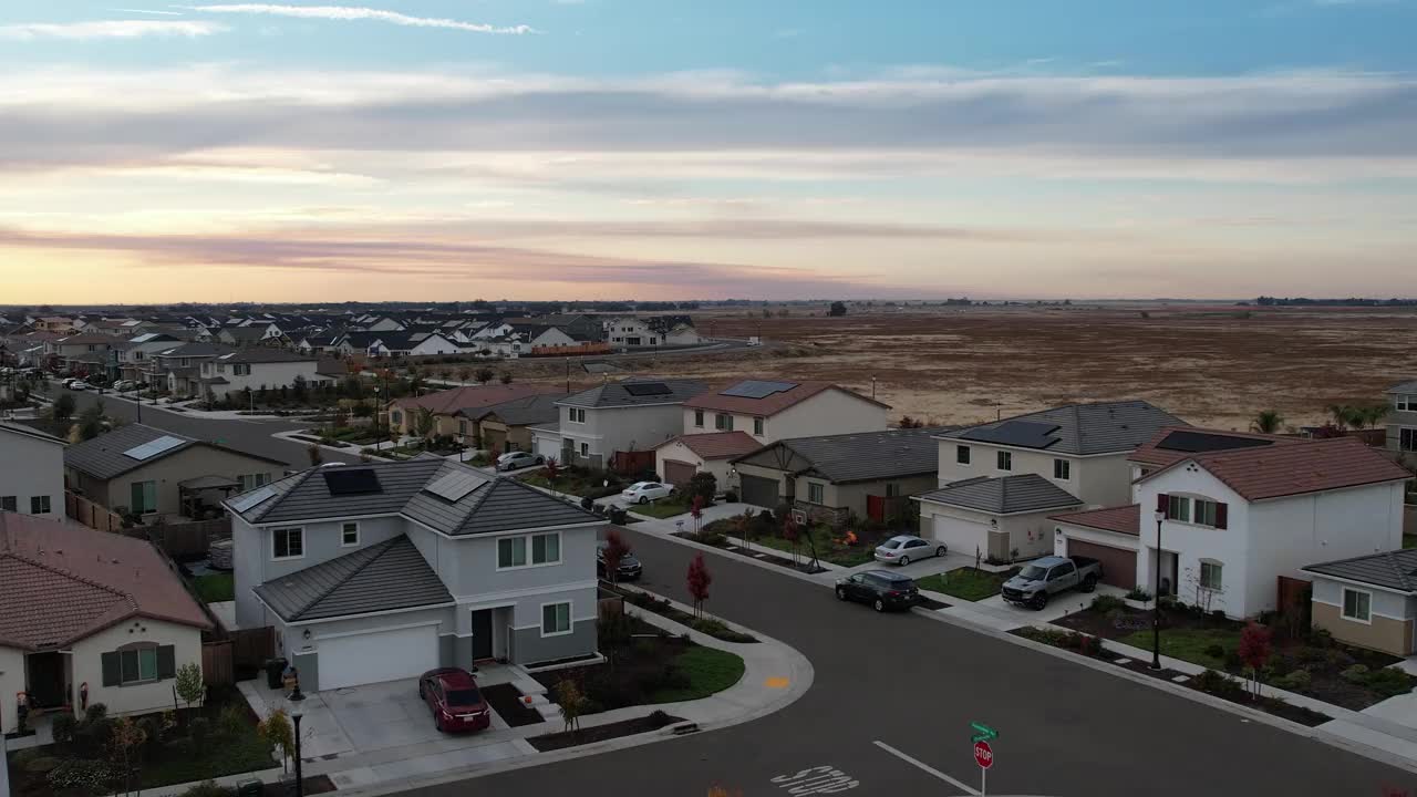 美国加州郊区充满活力的日落视频素材
