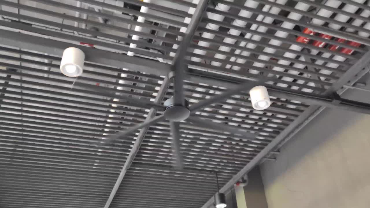 在钢板屋顶吊扇视频下载