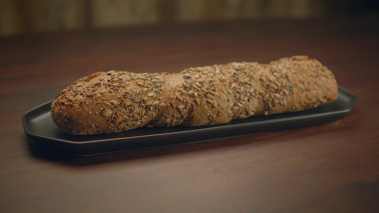 美味可口的面包，新鲜出炉的自制视频下载
