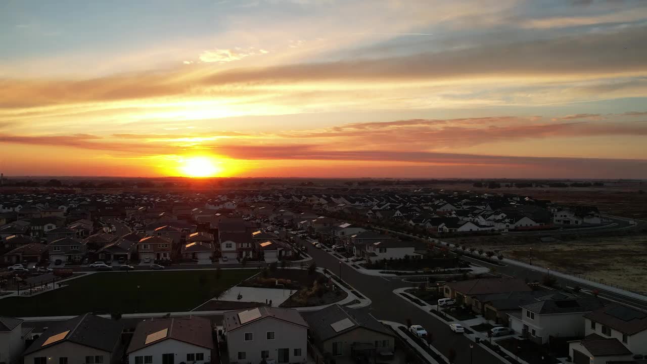 美国加州郊区充满活力的日落视频素材