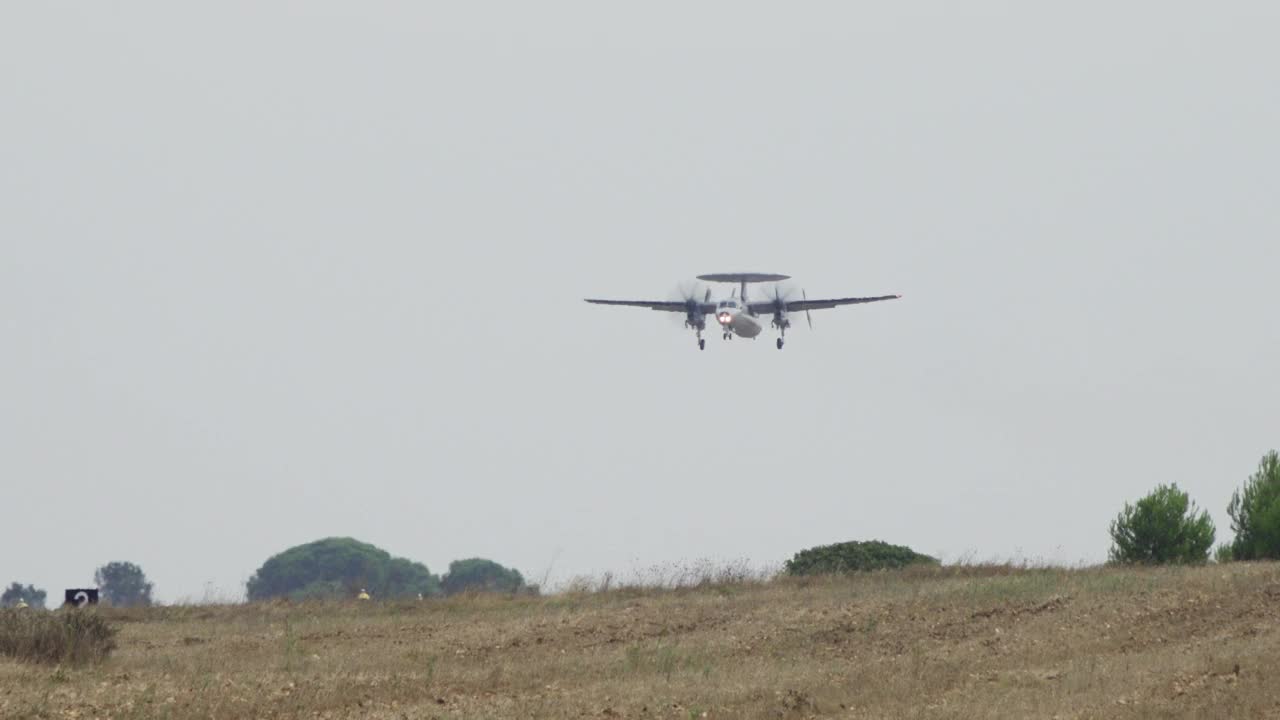 法国海军E-2C鹰眼降落视频下载