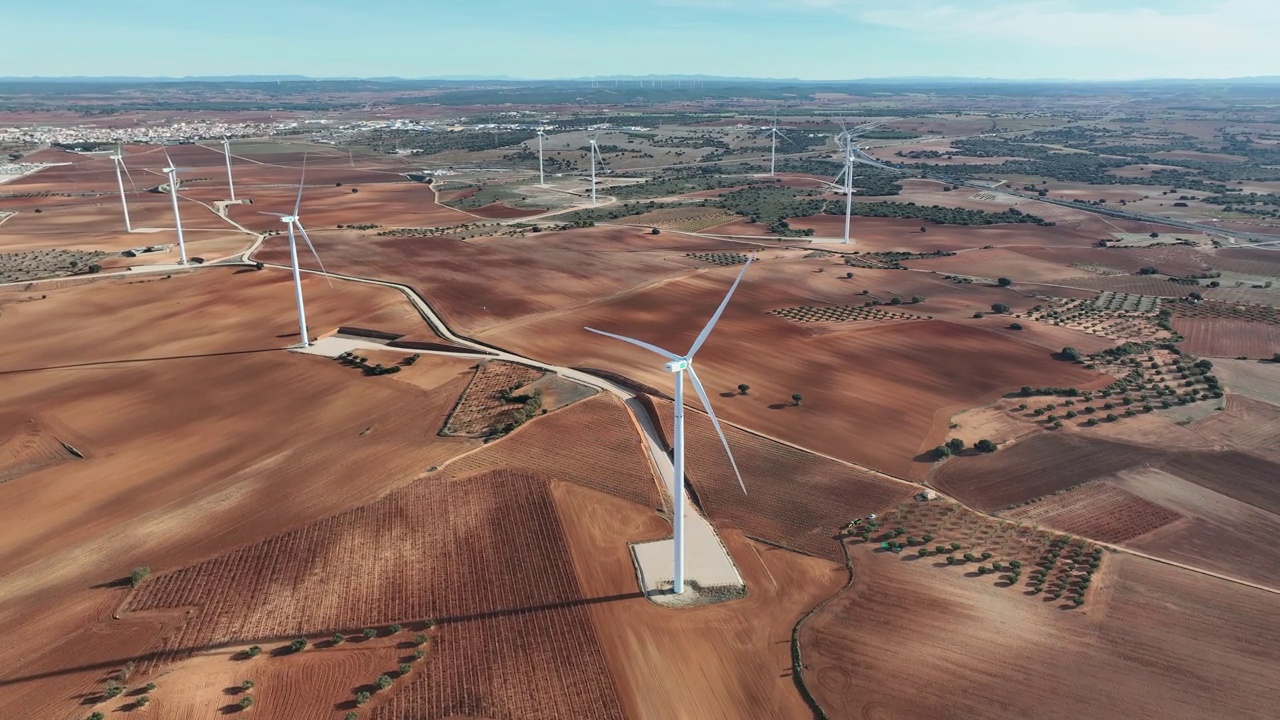 西班牙的风力涡轮机视频素材