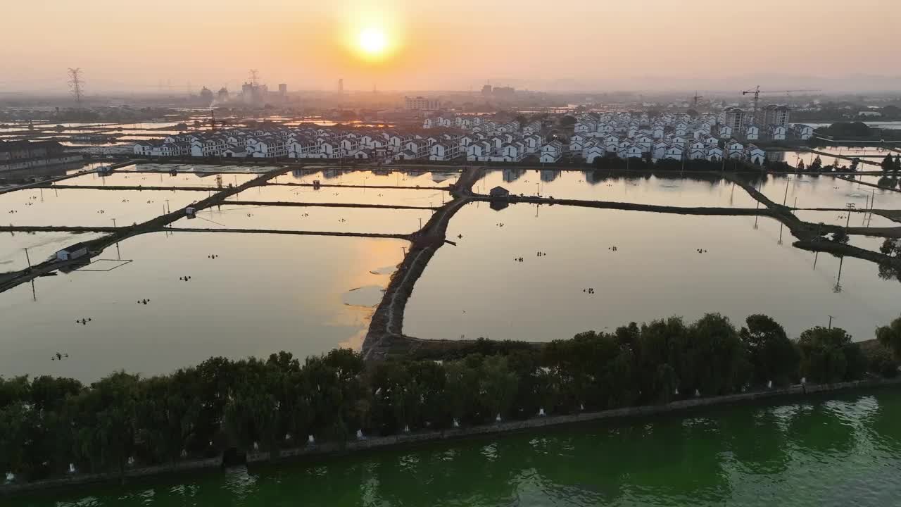 日落时长江三角洲农村民居的实时/鸟瞰图视频下载