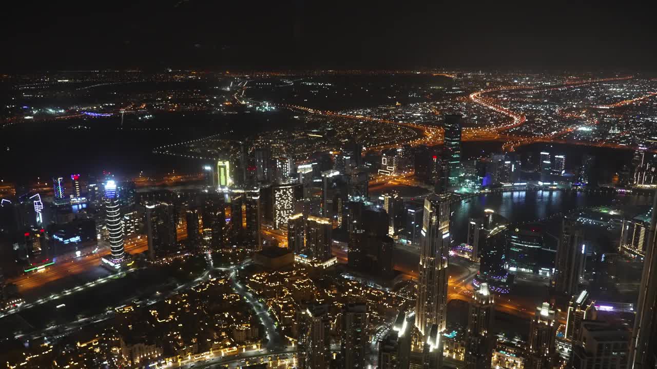 迪拜塔的夜景。视频下载