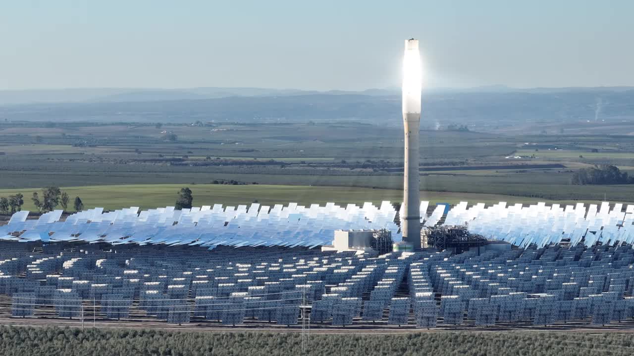 太阳能热电站鸟瞰图视频下载