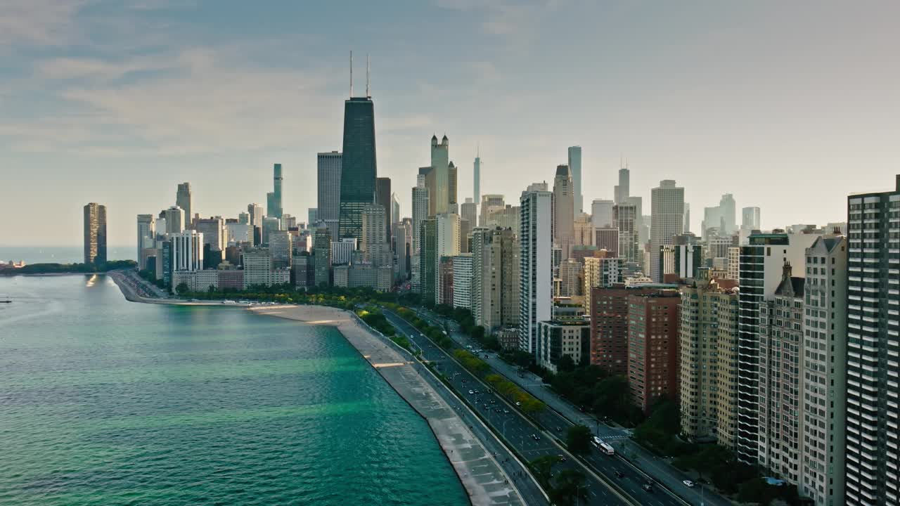 建立黄金海岸航拍，芝加哥，伊利诺伊州视频下载