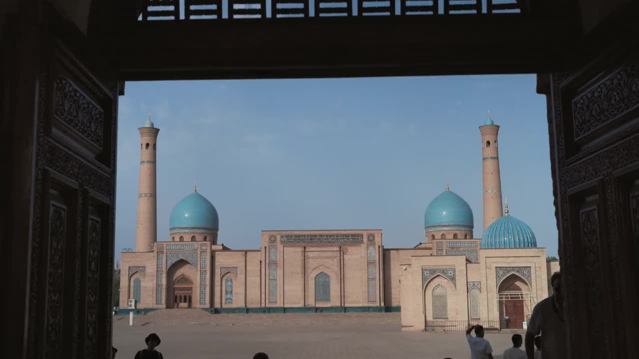 哈兹拉蒂伊玛目，塔什干的一个真正的建筑群视频下载
