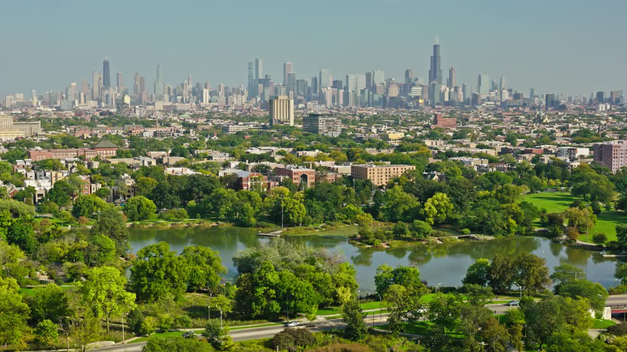 以色利前进党无人机飞越洪堡公园，逼近芝加哥环线视频下载