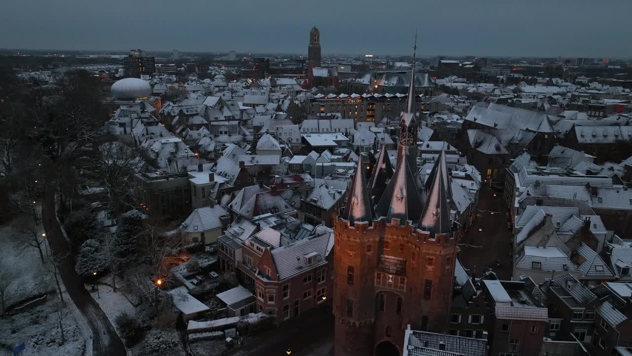 Zwolle Sassenpoort冬季日出无人机视图视频下载