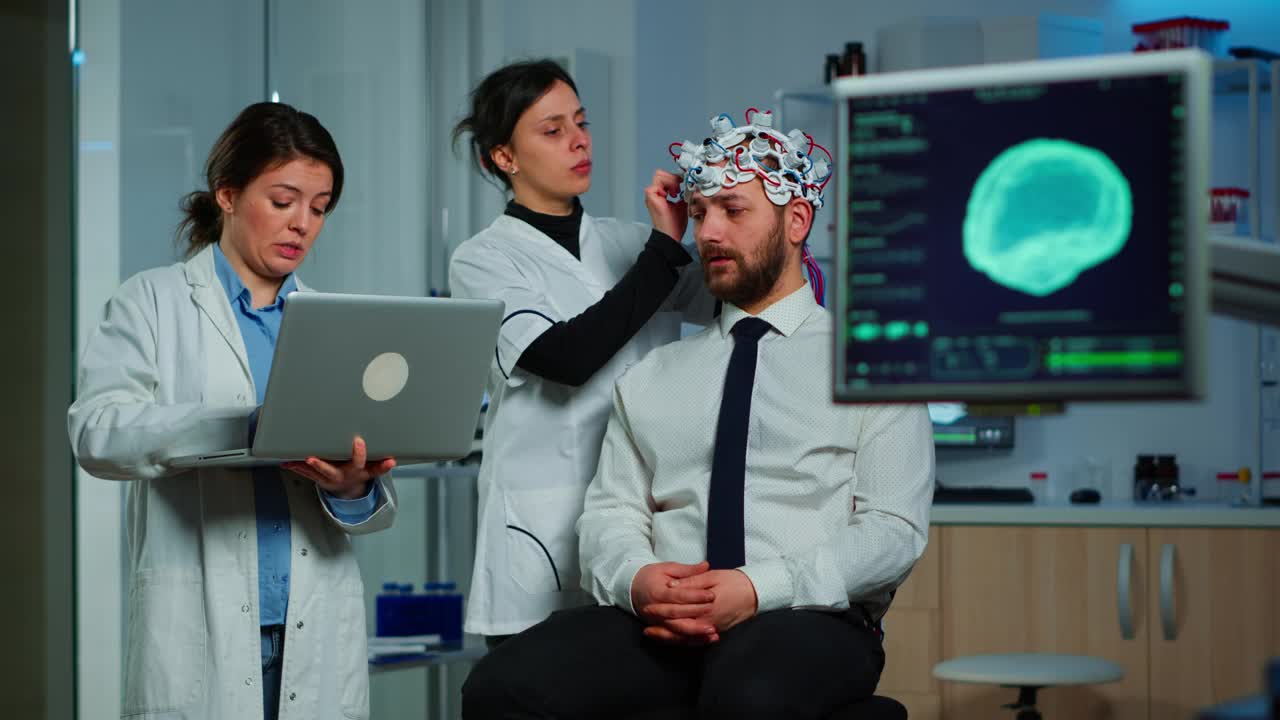 神经学研究团队共同开发治疗方法视频下载