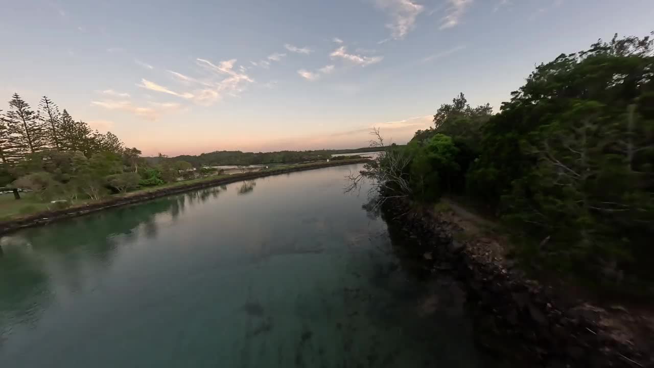 澳大利亚东海岸的日出鸟瞰图。视频下载