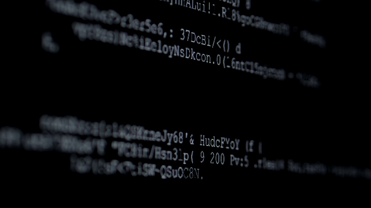 程序代码。Web开发。源代码在监视器屏幕上。计算机编程代码卷轴。视频素材