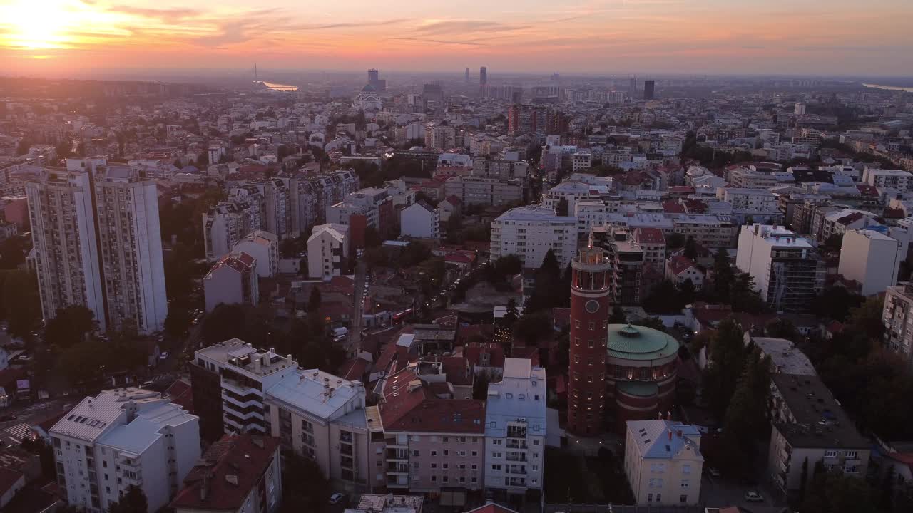 塞尔维亚首都贝尔格莱德日落时的景色。视频下载